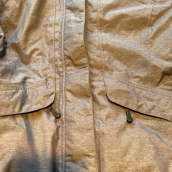 North Face HyVent Ski Jacket with Removable Inner Fleece Lining and hoodie - Picture 10 of 16